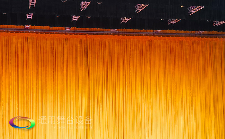 通用舞臺阻燃幕布承接禪城融媒體中心報告廳舞臺建設 促進佛山區級融媒體建設再邁大步