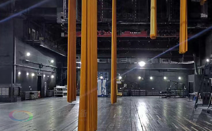 裝飾舞臺(tái) 提升演出效果 舞臺(tái)大幕、二道幕、三道幕、橫側(cè)幕、紗幕、天幕、吸音幕、串疊幕、側(cè)幕、安全防火幕...